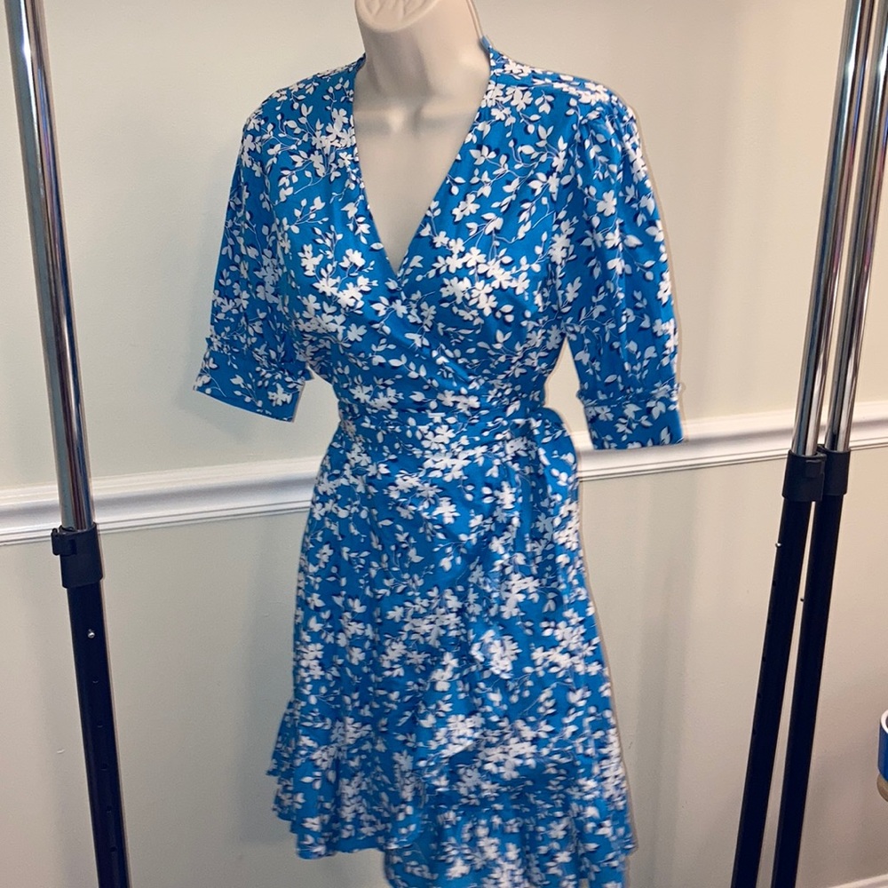 NWT Draper James Shadow Floral Wynonna Wrap Dress in Bluebell